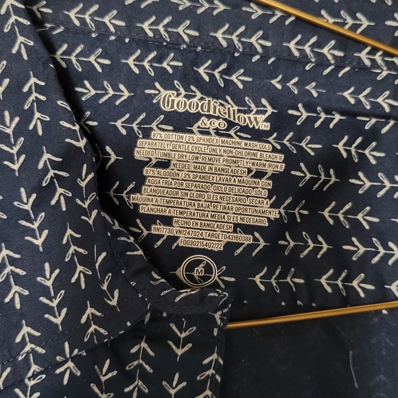 Goodfellow & Co Navy Blue Casual Button Down Shirt with Textured Design - Picture 3 of 3